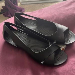 Crocs Serena Flats NWT